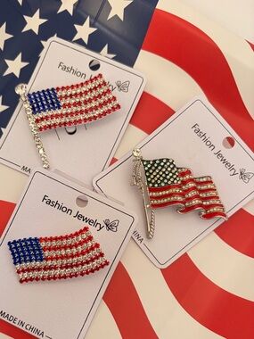 🇺🇸Fashion Jewelry Red White Blue Rhinestone American Flag Brooch Trio